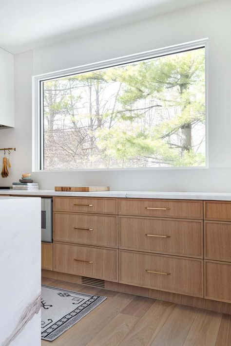 Shaker Style Kitchens - Everything You Need to Know - arinsolangeathome Slim Shaker Kitchen, Shaker Cabinets Kitchen, Slim Shaker Cabinet, Slim Shaker, Shaker Cabinet Doors, White Oak Kitchen, Kitchen Setup, Cabinet Pantry, Cabinet Door Styles