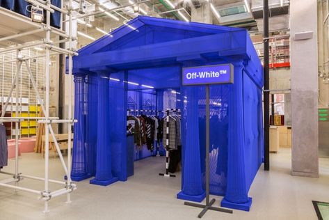 Km20 store relocation by Novoe and Maria Kachalova, Moscow – Russia » Retail Design Blog Clothes Shop Interior, Store Concept, Woman Birthday, Retail Store Design, Retail Interior, Pop Up Stores, Store Displays, Store Interior, Public Spaces