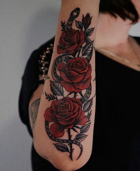 Arm Cover Up Tattoos, Rose Tattoo On Arm, Skull Rose Tattoos, Tato Minimal, Type Tattoo, Red Rose Tattoo, Beautiful Flower Tattoos, Red Ink Tattoos, Tatuaje A Color