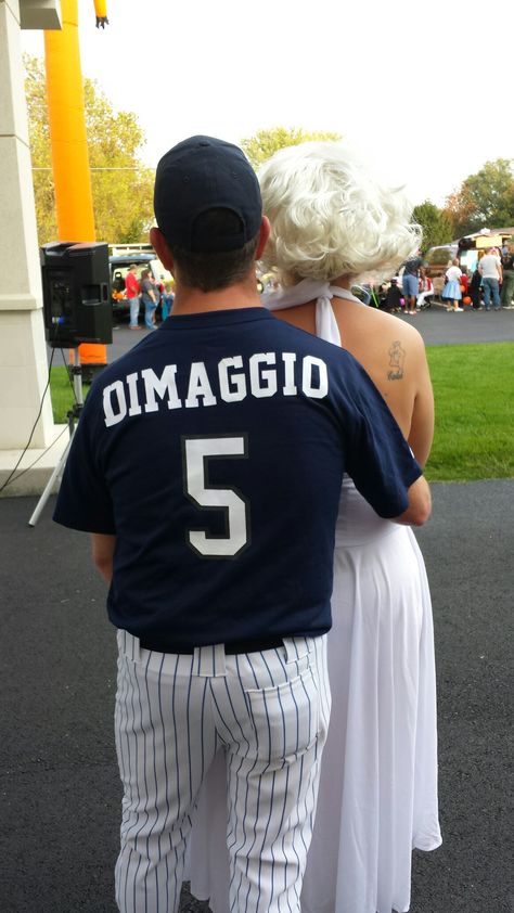 Our couples costume! Joe Dimaggio and Marilyn Monroe! Joe And Love, Party Theme Outfits, Marilyn Monroe Costume, Baseball Pics, Monroe Marilyn, Costume Inspirations, 50s Party, Best Photo Poses For Couples, Couples Kiss