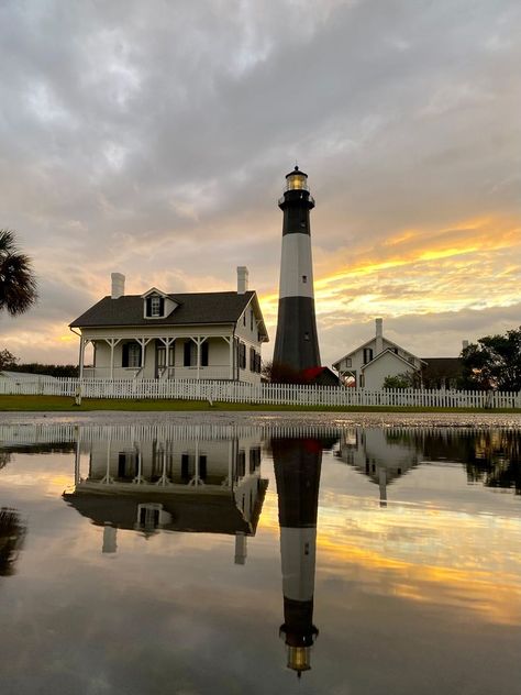 Tybee Island Lighthouse, Georgia Beaches, Tybee Island Georgia, Country Boil, Visit Savannah, Lighthouse Pictures, Water Adventure, Tybee Island, North Beach