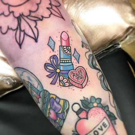 School Tattoo Ideas, Holy Tattoos, Lipstick Tattoo, Tattoo Future, Sailor Jerry Tattoo, Jerry Tattoo, Lipstick Tattoos, Tattoo Filler, Pen Tattoo