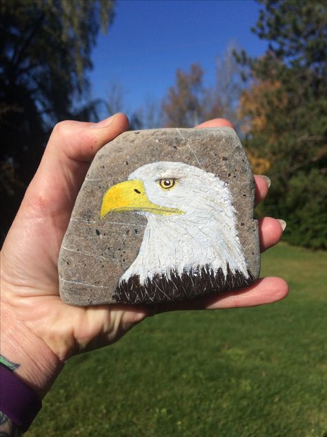 Eagle painted rock Eagle Painted Rocks, Eagle Rock Painting, Tiger Painted Rock, Eagle Painting Acrylic Easy, Eagle Painting Easy, Bird Rock Painting, Eagle Painting, Folk Art Paintings, Diy Rock Art