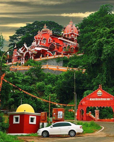 Hanuman Mandir in Panaji Goa ! #indiagram #canon_photos #indiaclicks #panjim #canon #canon_photos #goa #travel #travelphotography #photographysouls #photooftheday #photography #photographers_of_india #mypixeldairy #dslrofficial #gameoftones #ig_captures #hobbylobby #_instaindia_ #_woi #_soi #landscape #seetheworld @indian.photography @indian.hobbygraphy #passionpassport #traveldiaries @goatourism @lonelyplanetindia @travelrealindia #mukuldongrephotography Panaji Goa, Hanuman Mandir, Hindu Mandir, Goa Travel, Photography Indian, Indian Photography, Goa, Desi, Canon