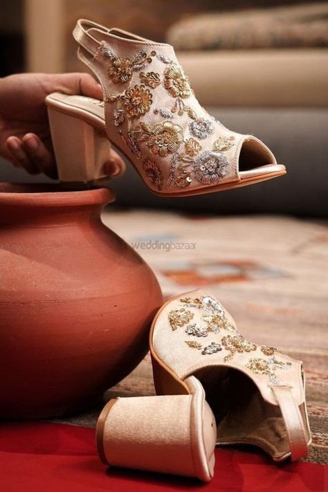 Indian Bridal Footwear, Bridal Sandals Heels Pakistani, Bridal Footwear Indian Wedding Shoes, Bridal Footwear Indian Heels, Bridal Heels Indian Weddings, Bridal Heels Indian, Bridal Footwear Indian, Indian Heels, Bride Boots