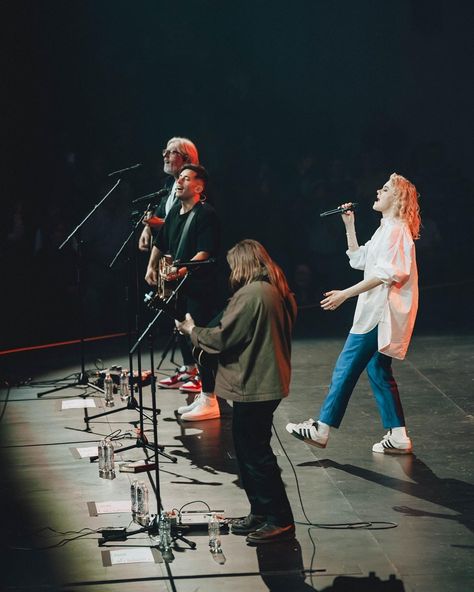 Hillsong Outfits, Taya Smith Outfits, Female Worship Leader Outfits, Elevation Worship Outfits, Worship Leader Outfit Women, Taya Gaukrodger, Red Rocks Concert, Worship Team Outfits, Worship Leader Outfit