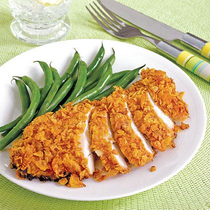 Use your kids’ favorite breakfast cereal to make a crispy coating for chicken tenders. Decrease or omit the red pepper if your kids don’t... Cornflake Chicken, Crumb Recipe, Corn Flake, Chicken Recipes For Kids, Chicken Food Recipes, Crusted Chicken, Chicken Food, Corn Flakes, Winner Winner Chicken Dinner