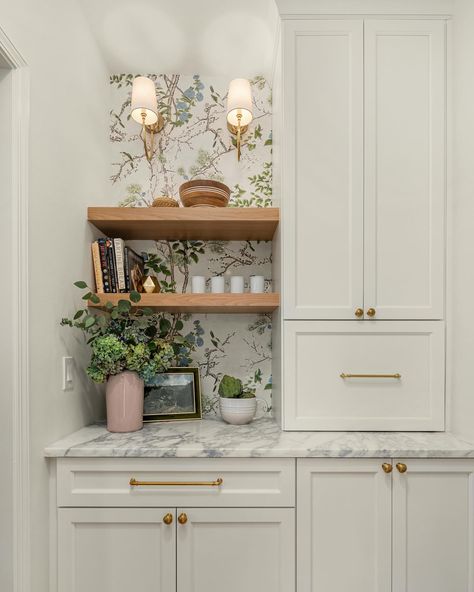 Beautiful and practical! ✨This butler’s pantry oozes elegance with wallpaper and white oak open shelves. We’ve also created an hidden coffee bar for maximum function. Swipe through to view the full space. Design: @katesavitchdesign Remodel: @totaldevelopmentsllc Wallpaper Install: @clydehillpainting Photos: @picsfromagirl @claritynorthwest Styling: @emilylfp #kirkland #seattle #ksd #katesavitchdesign #kirklandinteriordesigner #interiordesigner #interiordesign #build #remodel #womenowne... Hidden Coffee Bar, Pantry Wallpaper, Butler’s Pantry, Pantry Makeover, Coffee Bars In Kitchen, Shelving Design, With Wallpaper, Butler's Pantry, Butler Pantry