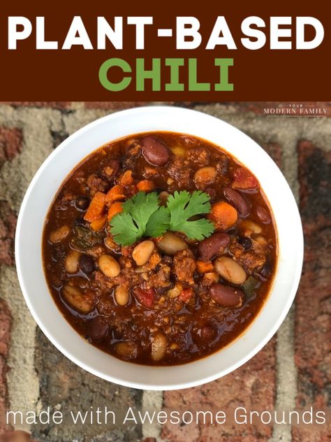 plant-based chili - the best vegan chili around! Made with Awesome Grounds that look & taste like ground beef, but are completely plant-based! #SweetEarth #ConsciousByChoice #ad @sweetearth Plant Based Chili Recipe, Meat Chili Recipe, Healthy Vegetarian Chili, Plant Based Meat, Best Vegan Chili, Vegetarian Chili Easy, Healthy Vegan Diet, Meat Chili, Vegetarian Chili Recipe