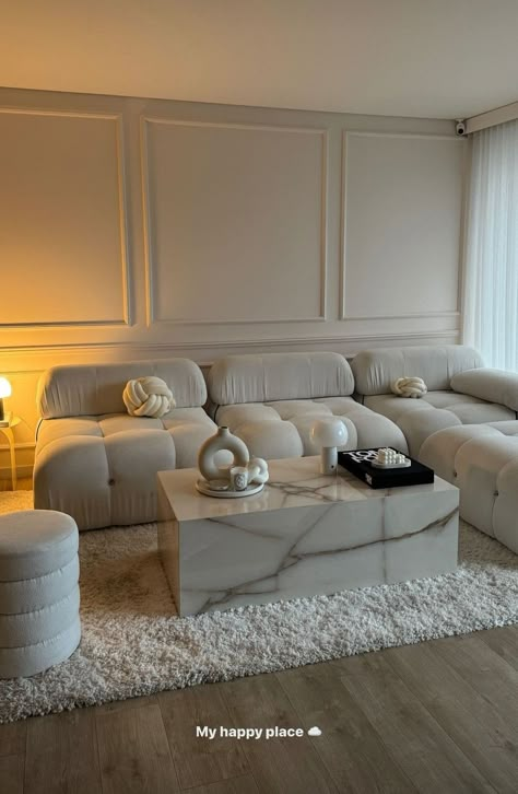 Cream Couch Aesthetic, House Decor Neutral Colors, Cream Living Room Aesthetic, Luxury Living Room Apartment Classy, First Apartment Room Ideas, Classy Room Inspiration, Quiet Luxury Small Apartment, Luxury Small Apartment Interiors, Cream Cozy Living Room