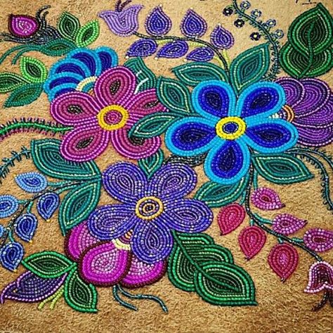 Metis Beading, Metis Beadwork, Floral Beadwork, Indian Beadwork, Native American Beadwork Patterns, Beaded Flowers Patterns, Beading Designs, Native Beading Patterns, Beadwork Ideas