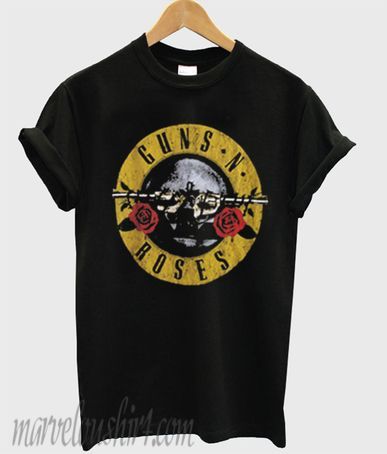 $12.70 – $23.74 Buy Gun n Roses Black T-Shirt This t-shirt is Made To Order, one by one printed so we can control the quality. We use newest DTG Technology to print on to Gun n Roses Black T-Shirt. gunsnrroses // rocktshirt // tees // funnytees // graphictees // #gunsnrroses #rocktshirt #tees #funnytees #graphictees Green Day Revolution Radio, Roses Black, Logo T Shirts, Rock Outfit, Games Of Thrones, T Shirt World, Logo T, Rock T Shirts, Looks Chic