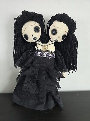 Handmade Gothic Halloween Rag Doll Conjoined  Twins Handmade Unique Rare!   | eBay Button Eyed Dolls, Gothic Doll Costume, Porcelain Doll Face Mask, Button Eye Dolls, Creepy Blythe Dolls, Creepy Cute Dolls, Scary Plushies, Horror Plushies, Handmade Dolls Diy