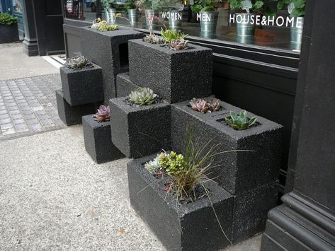 Breeze Block Planters, Cinder Block Paint, Cinderblock Planter, Cinder Block Garden Wall, Cinder Block Ideas, Cinder Block Garden, Cinder Block Walls, Concrete Patios, Cinder Blocks