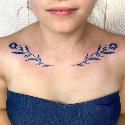 Collarbone Symmetrical Tattoo, Symetric Tattoo Collar Bone, Middle Collar Bone Tattoo, Dainty Collar Bone Tattoos For Women, Ornamental Collar Bone Tattoo, Women Collarbone Tattoo, Collar Bone Flower Tattoo, Leaf Collar Bone Tattoo, Clavical Tattoos