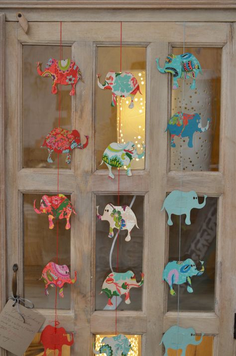 Elephant garlands Elephant Garland, Cute Things, Shower Ideas, Baby Mobile, Diy And Crafts, Elephant, Baby Shower, Shower, Frame