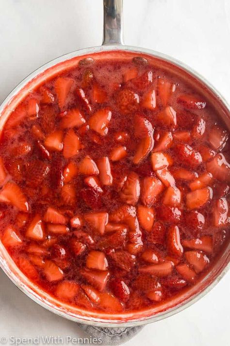 Easy Strawberry Sauce, Strawberry Sauce Recipe, Frozen Strawberry Recipes, Strawberry Rhubarb Sauce, Slow Cooker Oatmeal, Homemade Strawberry Sauce, Strawberry Pancakes, Strawberry Waffles, Berry Sauce