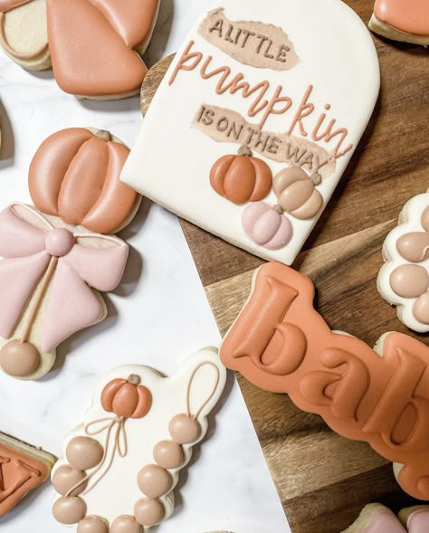 Boho Pumpkin Cookies, Pumpkin On The Way Cookies, Pumpkin Baby Shower Cookies Girl, Pumpkin Rattle Cookie, Little Pumpkin Cookies Girl, Boho Pumpkin Gender Reveal, November Gender Reveal Themes, Little Pumpkin On The Way Cookies, Pumpkin Baby Shower Theme Girl Cookies