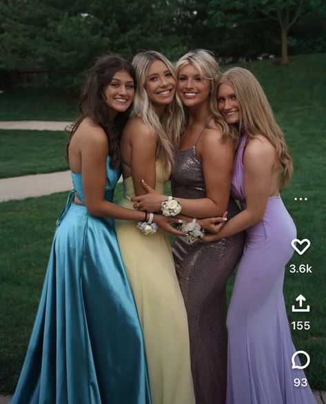 Prom Poses For Girlfriends, Prom Poses For 4 Friends, Group Poses For Prom, Prom Poses Group Of 4, Prom Pictures Friends Group Shots, Prom Friend Pictures Group Poses, Group Of 4 Prom Pictures, Prom Pic Inspo Group, Prom Pics With Friends Group Poses