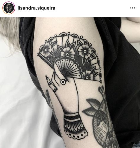 Traditional Tattoo Wrist, Traditional Tattoo Black And White, Illusion Tattoo, Umbrella Tattoo, Traditional Black Tattoo, Optical Illusion Tattoos, Illusion Tattoos, Traditional Tattoo Inspiration, Traditional Tattoo Flowers