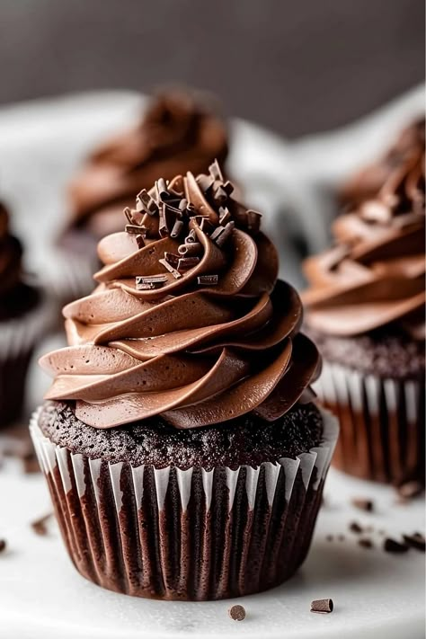 Chocolate Cupcake Decorations Ideas, Chocolate Cupcake Toppings, Classic Chocolate Cupcakes, Chocolate Cupcakes Aesthetic, Chocolate Cupcake Frosting, Alice Wonderland Bakery, Number Cupcakes, Hogwarts Food, Decadent Cupcakes