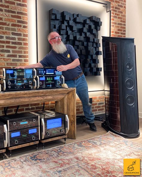 Sonus Faber Speakers, Best Hifi Speakers, Mcintosh Audio, Audiophile Room, Sonus Faber, High End Hifi, Stereo Equipment, Experience Center, Audio Room