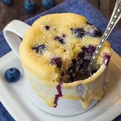 On-the-Go High Protein Mug Muffin | BowFlex Blueberry Muffin Mix, Gluten Free Blueberry Muffins, Muffin In A Mug, Mug Meals, Cake Mug, Muffin Mix, Mug Recipes, Blueberry Muffin, Mug Cakes