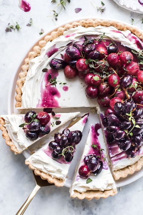 Roasted Grape Mascarpone Tart. Flaky sweet shortcrust pastry casing creamy lemon mascarpone topped with honey thyme roasted grapes. This tart will blow your mind in how tasty it is. This roasted grapes are insanely delicious. By Emma Duckworth Bakes #dessert #tart #pie #mascarpone #roastedfruit #grapes Plum Frangipane Tart, 12 Grapes, Mascarpone Tart, Strawberry Pies, Cheese Muffin, Lemon Mascarpone, Roasted Grapes, Lemon Meringue Tart, Frangipane Tart