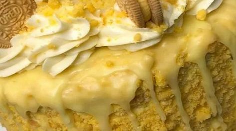 Lemon Crunch Cake Recipe, Lemon Crunch Cake, Lemon Crunch, Butter Rum, Kentucky Butter Cake, Oxtail Stew, Pudding Cheesecake, Buttermilk Cornbread, Homemade Banana Pudding