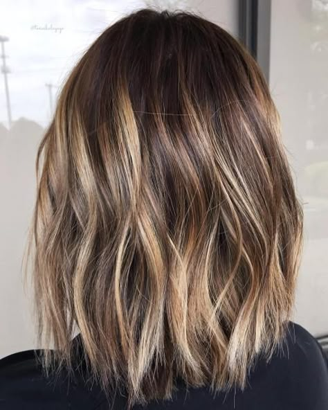 20 Fabulous Brown Hair with Blonde Highlights Looks to Love Rambut Brunette, Short Ombre Hair, Short Brown Hair, Balayage Blonde, Brown Hair With Blonde Highlights, Brown Hair Balayage, Short Hair Balayage, Brown Blonde Hair, Ombre Hair Color