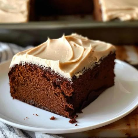 Gingerbread Cake with Cinnamon Molasses Frosting Recipe – Tasty Recipes Ginger Bread Cake With Cinnamon Molasses Frosting, Molasses Frosting, Gingerbread Bread, Molasses Cake, Mississippi Mud Cake, Pretzel Toffee, Easy Cakes To Make, Cake With Cinnamon, Homemade Chocolate Cake