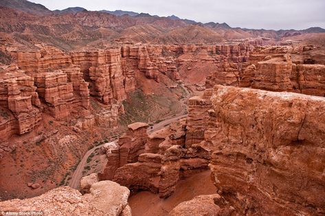 Rocks Reference, Mountain Rocks, Rocky Landscape, Desert Planet, Dnd Monster, Space Story, Red Sandstone, Lincoln County, Monster Ideas