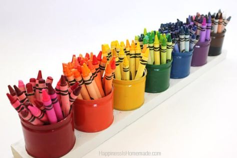 Rainbow Organization, Crayon Organizer, Crayon Storage, Clever Organization, Crayon Organization, Rainbow Crayon, Recycled Crayons, Diy Crayons, Crayon Holder