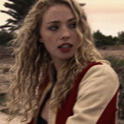 Freya Mavor Marlene Mckinnon, Freya Mavor Aesthetic, Freya Mavor Gif, Freya Aesthetic, Blonde Faceclaim, Freya Mavor, Hogwarts Founders, Marlene Mckinnon, Pjo Dr