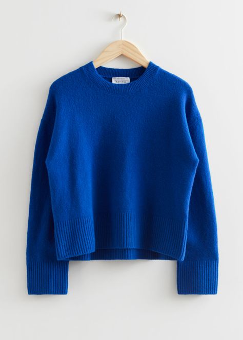 Bright Blue Sweater, Cropped Knitted Jumper, Organic Modern Style, Cropped Cable Knit Sweater, Classic Blouse, Fashion Preppy, Pop Color, Cropped Knit Sweater, Blue Knit Sweater