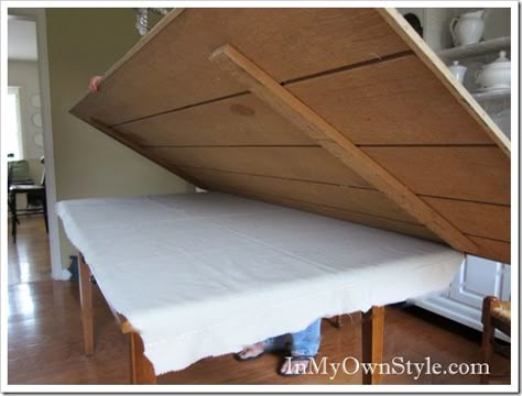 Make your dining room table bigger-- wonder if this would work to extend our table on the nights when the boys play games that require a larger surface than our table has even with a leaf?  Good photos on this tutorial Plywood Table, Diy Table Top, Table Top Games, Diy Dining Table, Diy Dining, Make A Table, Top Games, Table Extension, Grande Table