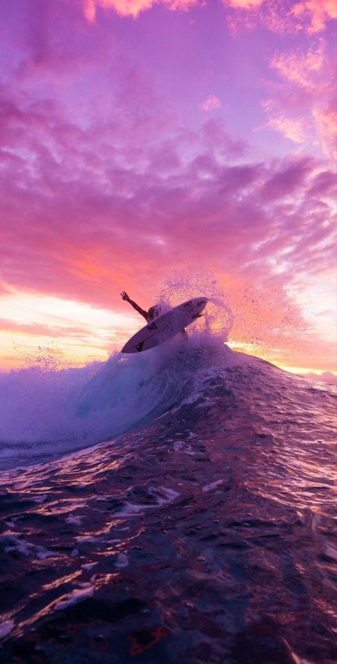 Sunset Surfing Aesthetic, Surfboarding Aesthetic, Aesthetic Surfing Wallpaper, Surfer Vibes Wallpaper, Aesthetic Surf Wallpaper, Surf Wallpaper Aesthetic, Surfer Wallpaper Iphone, Surfing Wallpaper Iphone, Surf Life Aesthetic