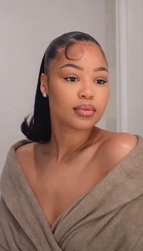 Slick Classy Hairstyles, Sleek Glam Hairstyles, Sleek Low Bun Black Women Middle Part, Classy Slick Back Hairstyles Women, Slick Back Hair Styles Black Women, Chic Hairstyles Black Women, Black Women Classy Hairstyles, Classy Bun Hairstyles Black Women, Elegant Black Women Hairstyles