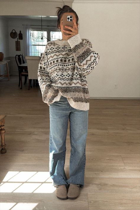 Cool Vibes Sweater curated on LTK Casual Nanny Outfit, Crew Neck Sweatshirt Outfit Aesthetic, Very Oversized Sweater Outfit, Cold Outfit Inspo Aesthetic, Sweater Outfits With Boots, Cute Cold Weather Outfits Casual Winter Layers, White Button Sweater Outfit, Simple Outfit For Winter, Classic Sweater Outfit