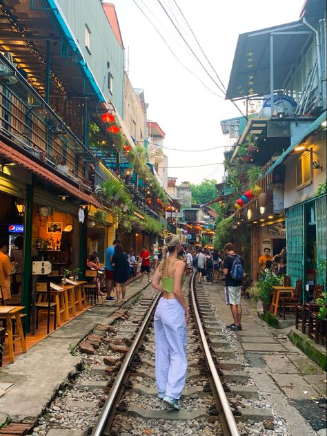 Train Street Hanoi
Train tracks
Vietnam Vietnam Pictures Beautiful, Travelling Aesthetic Thailand, Traveling Southeast Asia, Singapore Street Fashion, Travel Southeast Asia, Travel Vietnam Aesthetic, Travel Aesthetic Vietnam, Gap Year Aesthetic Thailand, Gap Year Aesthetic Asia