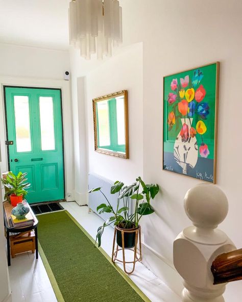 Kitty Mccall, Tulip Vase, Bo Ho, Decor Pad, Red Vase, Red Vases, Tulips In Vase, Green Door, Hallway Ideas