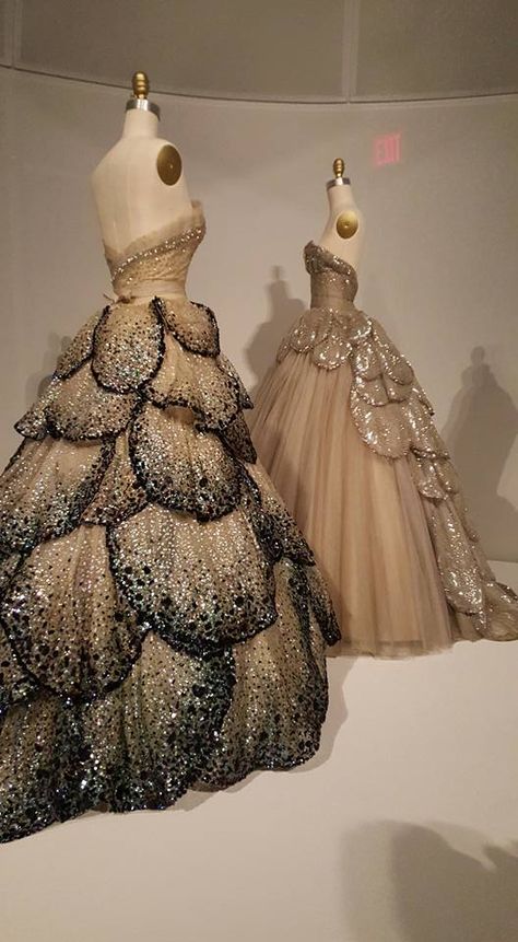 Fashion In An Age Of Technology Dresses, Met Gala Worthy Dresses, Reawakening Fashion Met Gala, Fashion In An Age Of Technology, Met Gala Designs, Met Gala Looks Ideas, Fashion Show Outfits Attending A, Met Gala Garden Of Time, Garden Of Time Dress Met Gala