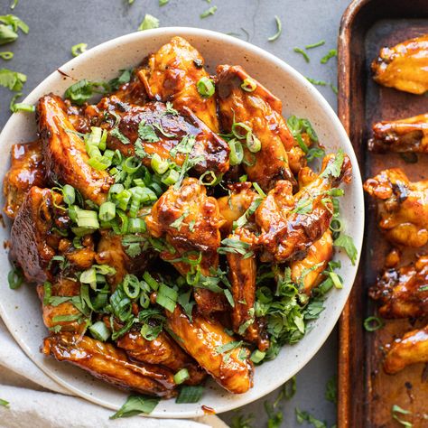 Ginger Soy Chicken Wings, Soy Chicken Wings, Sweet Chicken Wings, Garlic And Honey, Garlic Wings, Wings In The Oven, Brine Chicken, Soy Chicken, Sweet Chicken