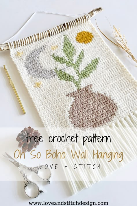 Introducing the new free pattern on the Love & Stitch blog The Oh So Boho Wall Hanging! #crochet #crochetpattern #crochetthatpattern #crochetdesign #crochetlove #crochethomedecor #crochetprojects #crochetpatternfree Crochet Wall Hanging Patterns, Intarsia Crochet, Wall Hanging Crochet, Crochet Wall Art, Hanging Crochet, Crochet Wall Hanging, Crochet Wall Hangings, Crochet Decor, Pola Amigurumi