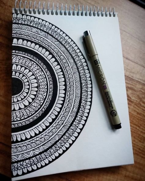 Mandala Sketch, Mandala Book, Doddle Art, Tattoos Mandala, Mandala Doodle, Easy Mandala Drawing, Mandala Wallpaper, Mandala Art Therapy, Design Mandala