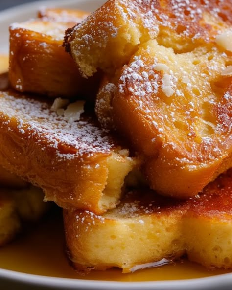 I seriously could wake up to eating this every day Overnight French Toast Recipe, Cooktop Cove, French Toast Recipes, Best Breakfast Casserole, Overnight French Toast, French Toast Breakfast, Crockpot Breakfast, Breakfast Sweets, Breakfast Casseroles