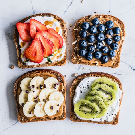 Peanut Butter And Cream Cheese, Cream Cheese Toast, Fruit Toast, Delicious Dinner Ideas, Bistro Food, Resep Diet, Low Calorie Snacks, Breakfast Toast, Makanan Diet