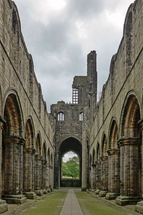 Kirkstall Abbey, Cathedral Ruins, England Vacation, Sacred Sites, Abandoned Castles, Uk Trip, Medieval Architecture, Henry Viii, Yorkshire England