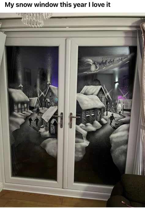 Spray Snow Window Art, Christmas Window Snow Spray, Snow Spray Window Ideas, Snow Spray Window Art, Snow Spray Art, Snow Window Art, Snow Spray Window, Window Snow Spray, Winter Window Painting