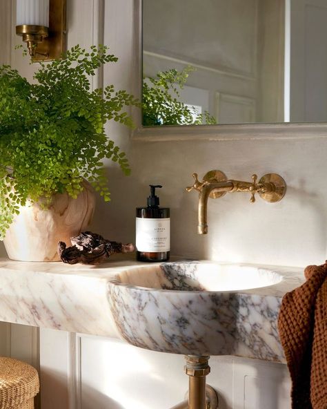 Terrain (@shopterrain) • Instagram photos and videos Maidenhair Fern, Organizing Hacks, Furniture Office, Smart Kitchen, Design Exterior, Bathroom Inspo, Hand Lotion, Beautiful Bathrooms, Guest Bathroom